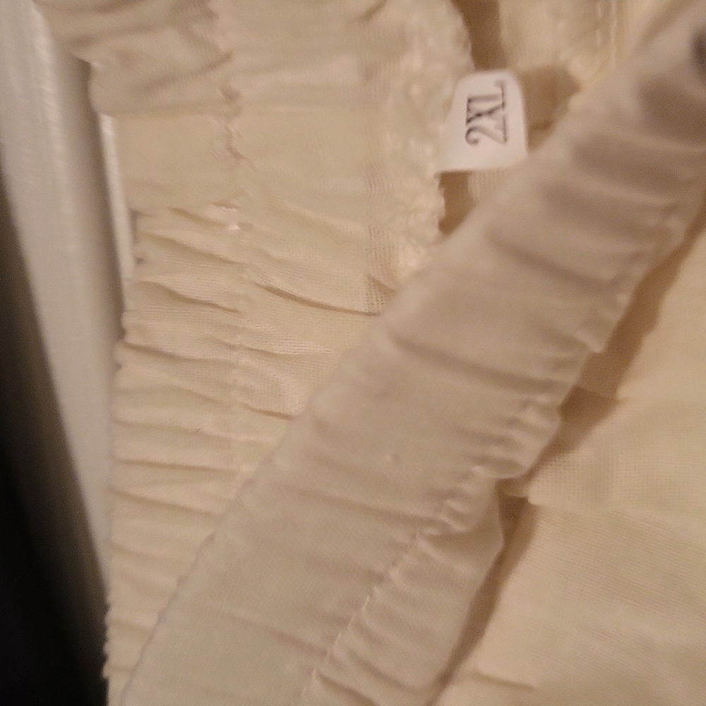 Linen, Cream Colored, Nice For Summer 2piece Pant Set, size Label 2Xl. Its Small - Picture 4 of 4